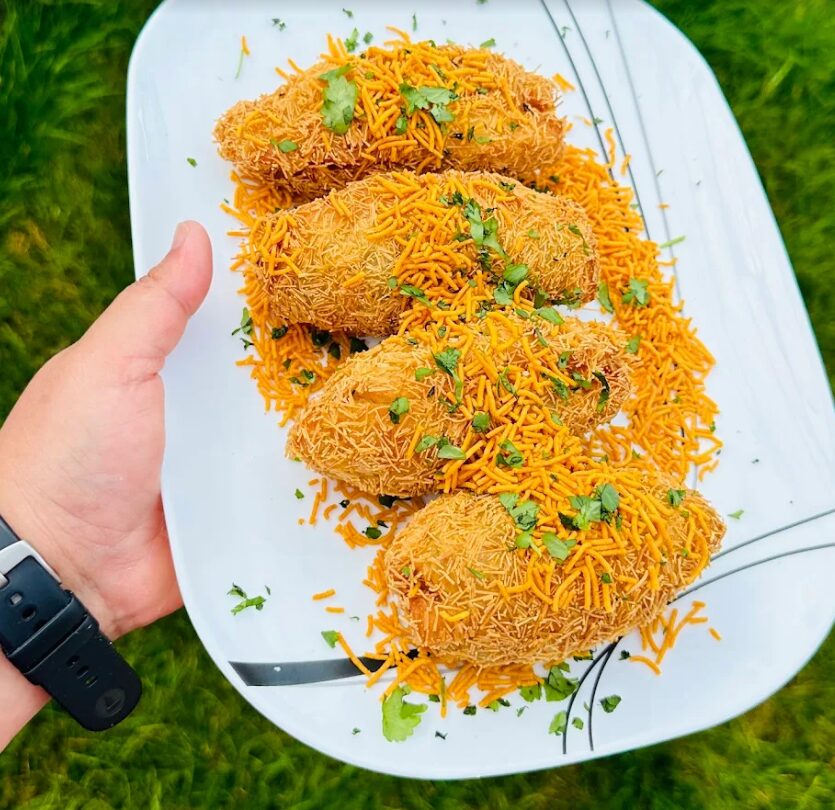 Crispy sev-coated bread rolls by WeDesiDutch Foodzs